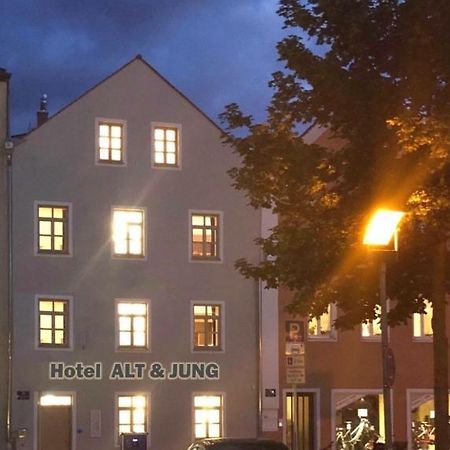 Altstadthotel Alt & Jung Регенсбург Екстериор снимка