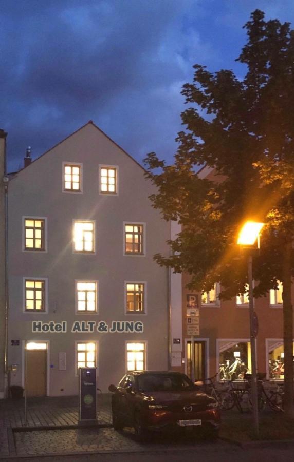 Altstadthotel Alt & Jung Регенсбург Екстериор снимка
